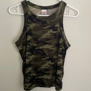 No Boundaries Dark Green Black camouflage tank- size Large